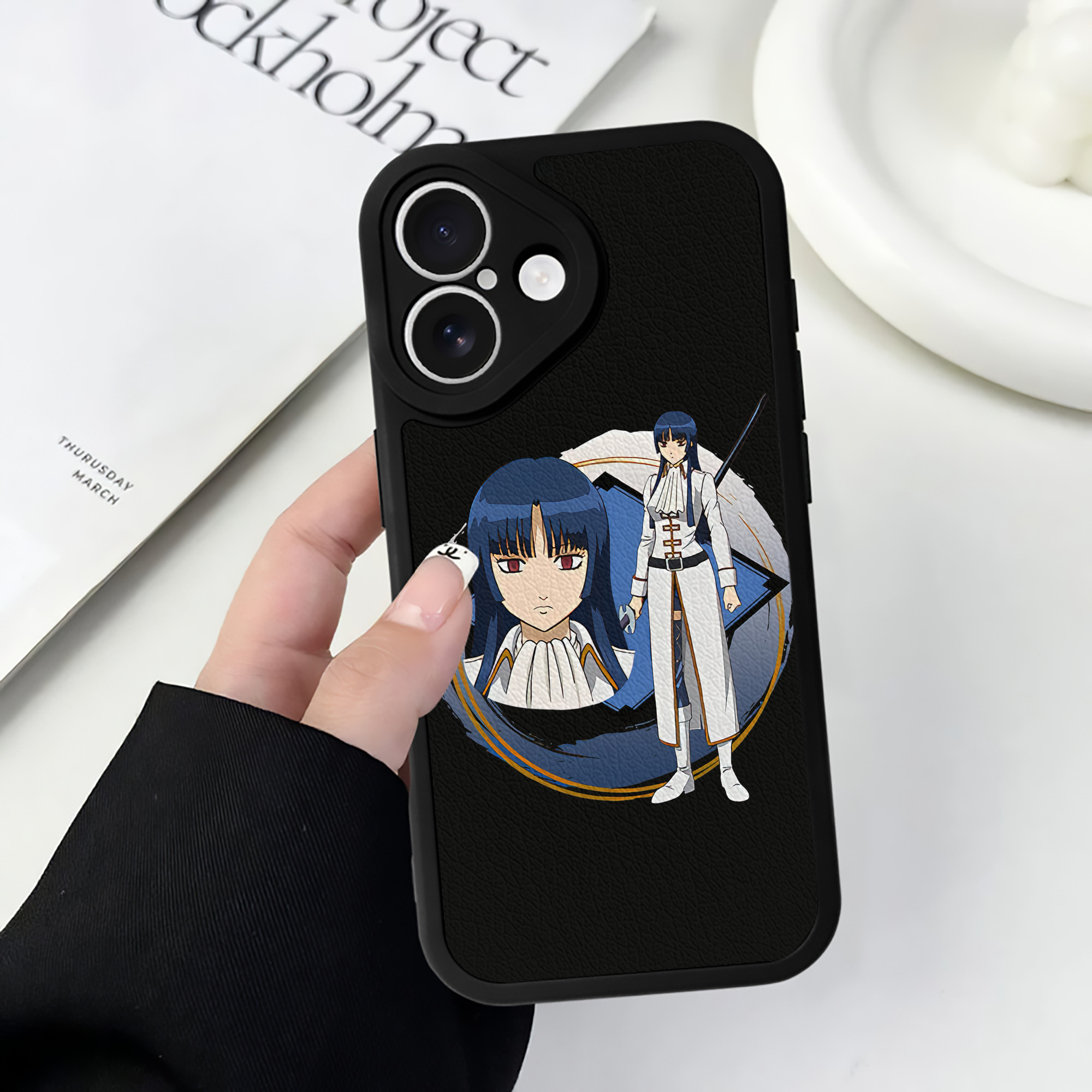 （画像用） ぎんたま 坂田銀時（さかたぎんとき） 神楽 志村新八（しむら しんぱち） GINTAMA Sakata Gintoki Kagura Shimura Shinpachi 【iPhone 16シリーズ対応】シリコンスマホケース（レザー調） 材質：シリコン